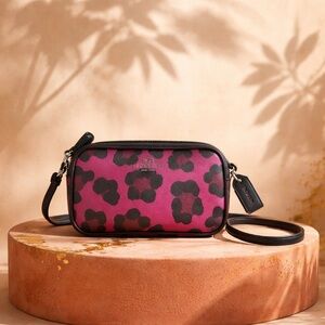 COACH Ocelot Vintage Print Pouch Crossbody Black/Red G1580 Made In Vietnam